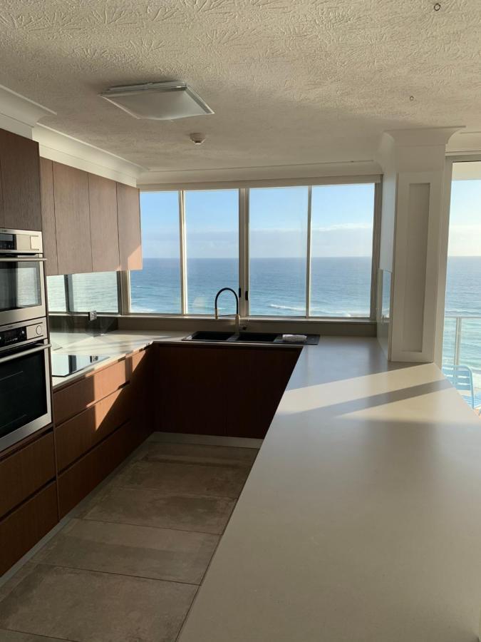 Pacific Regis Beachfront Gold Coast