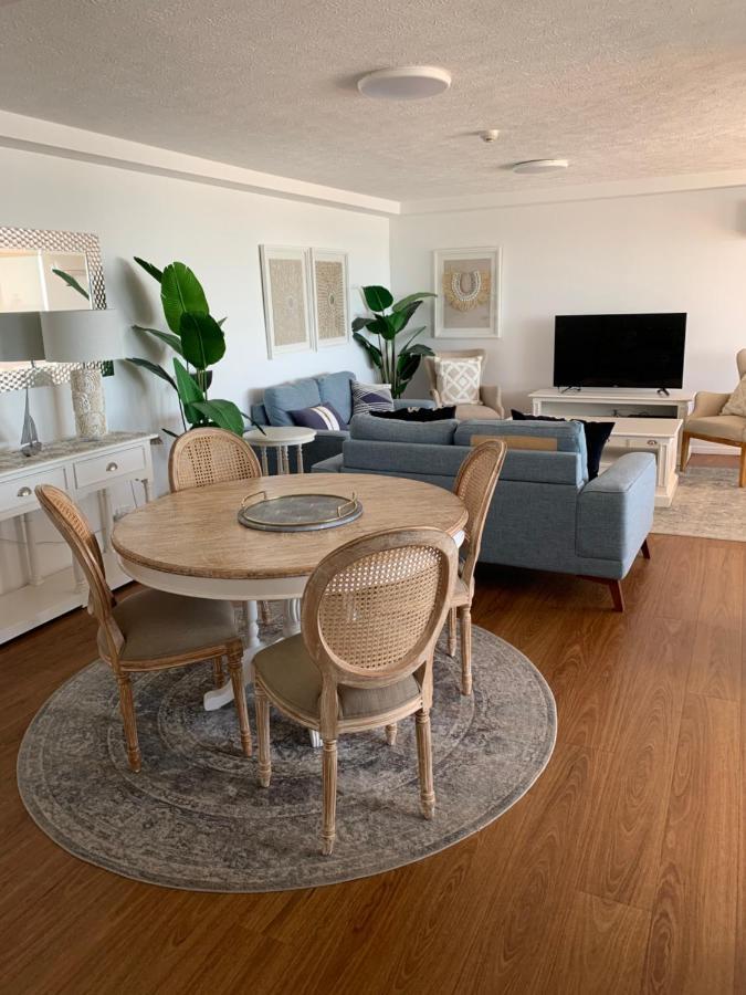 Pacific Regis Beachfront 4*