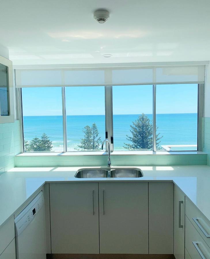 Pacific Regis Beachfront Aparthotel Gold Coast