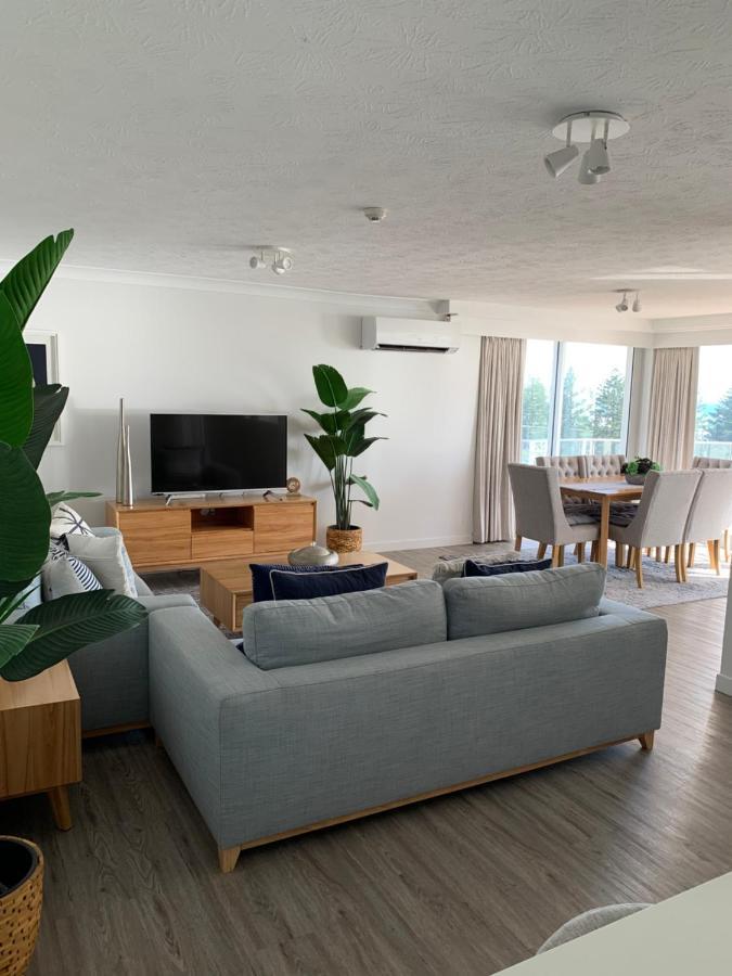 Pacific Regis Beachfront Aparthotel Gold Coast