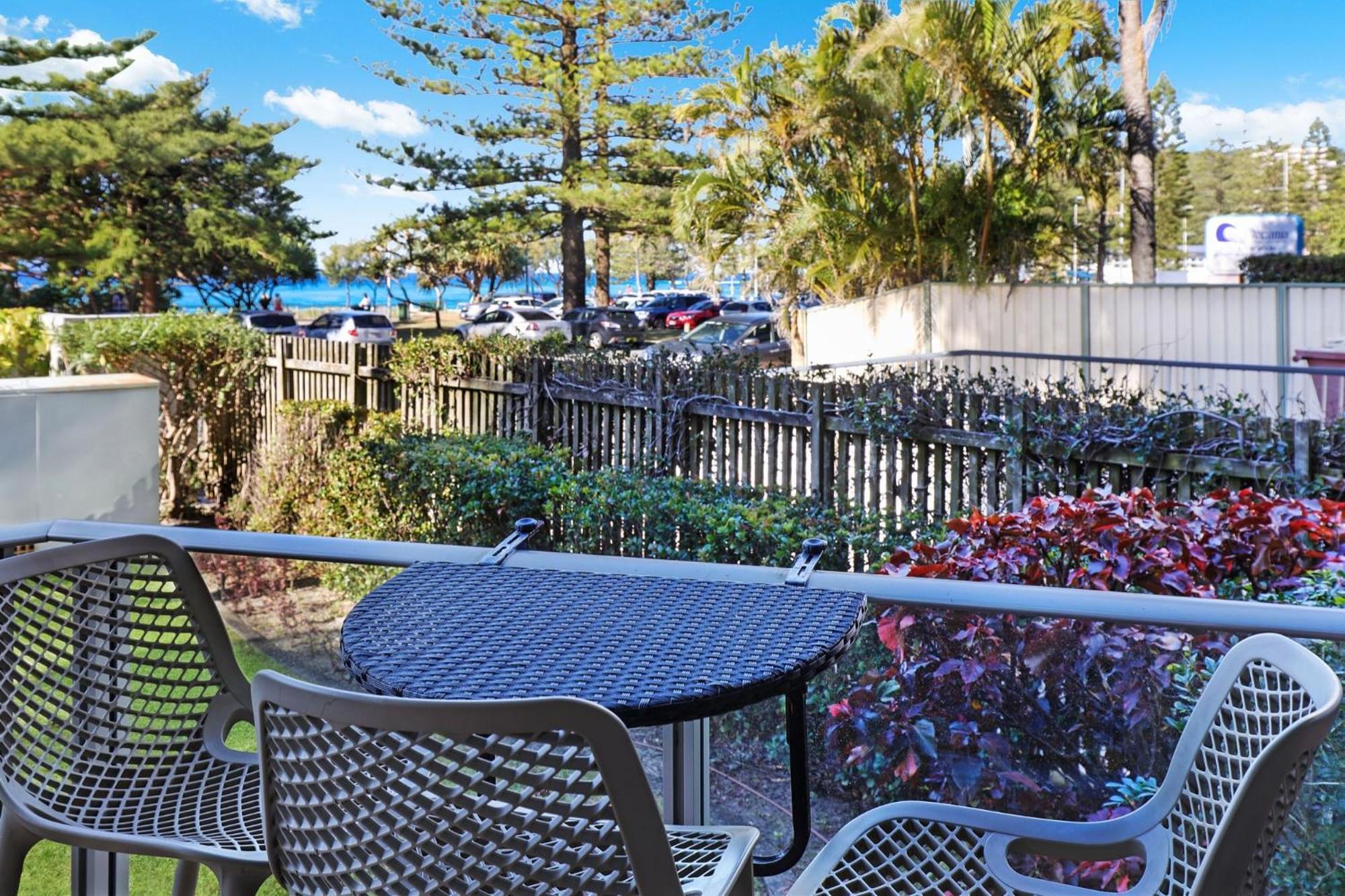 Pacific Regis Beachfront Aparthotel