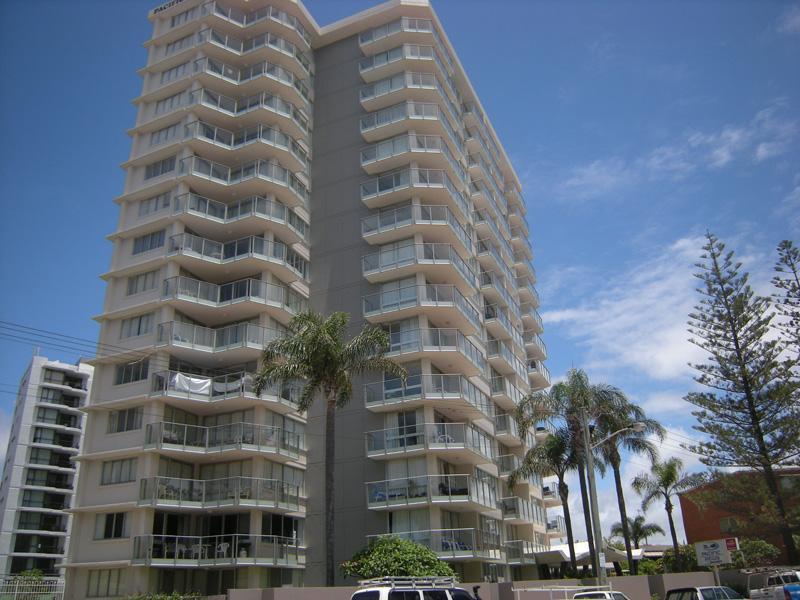 Pacific Regis Beachfront 4*